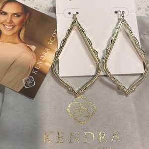 Kendra Scott Sophee Drop Earrings in Gold